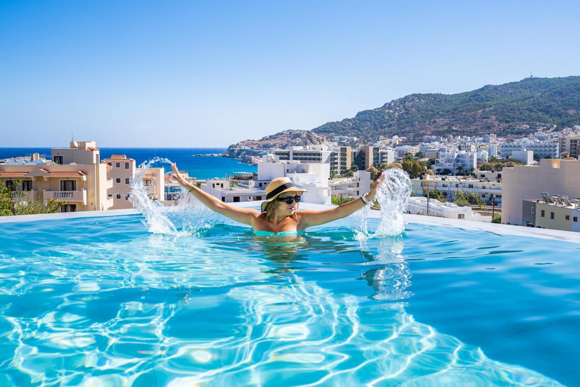 Aphrodite Luxury Studios & Apartments 카르파토스 외부 사진