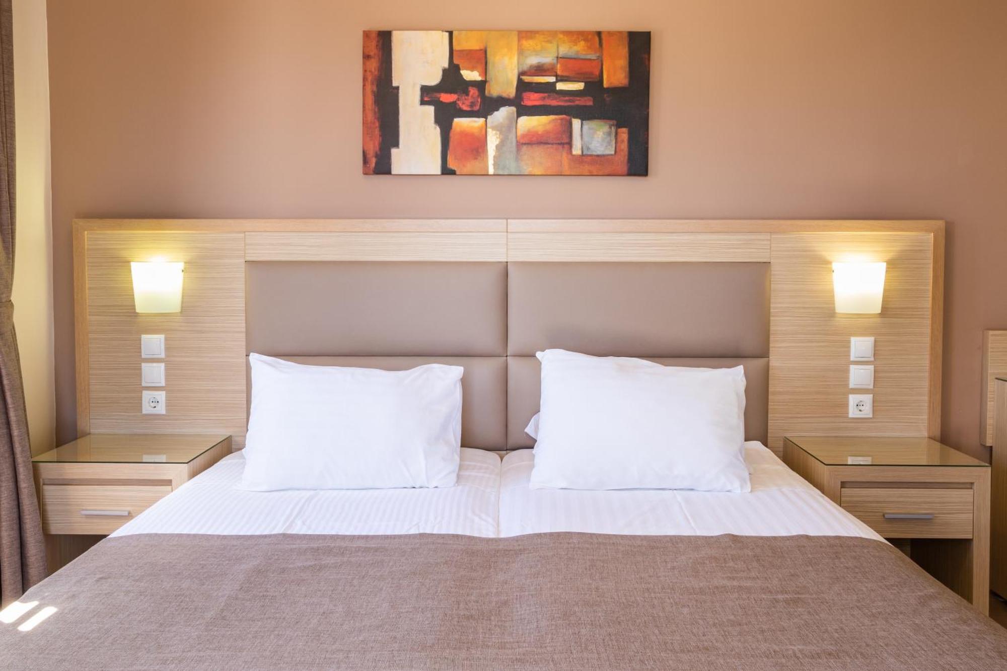 Aphrodite Luxury Studios & Apartments 카르파토스 외부 사진