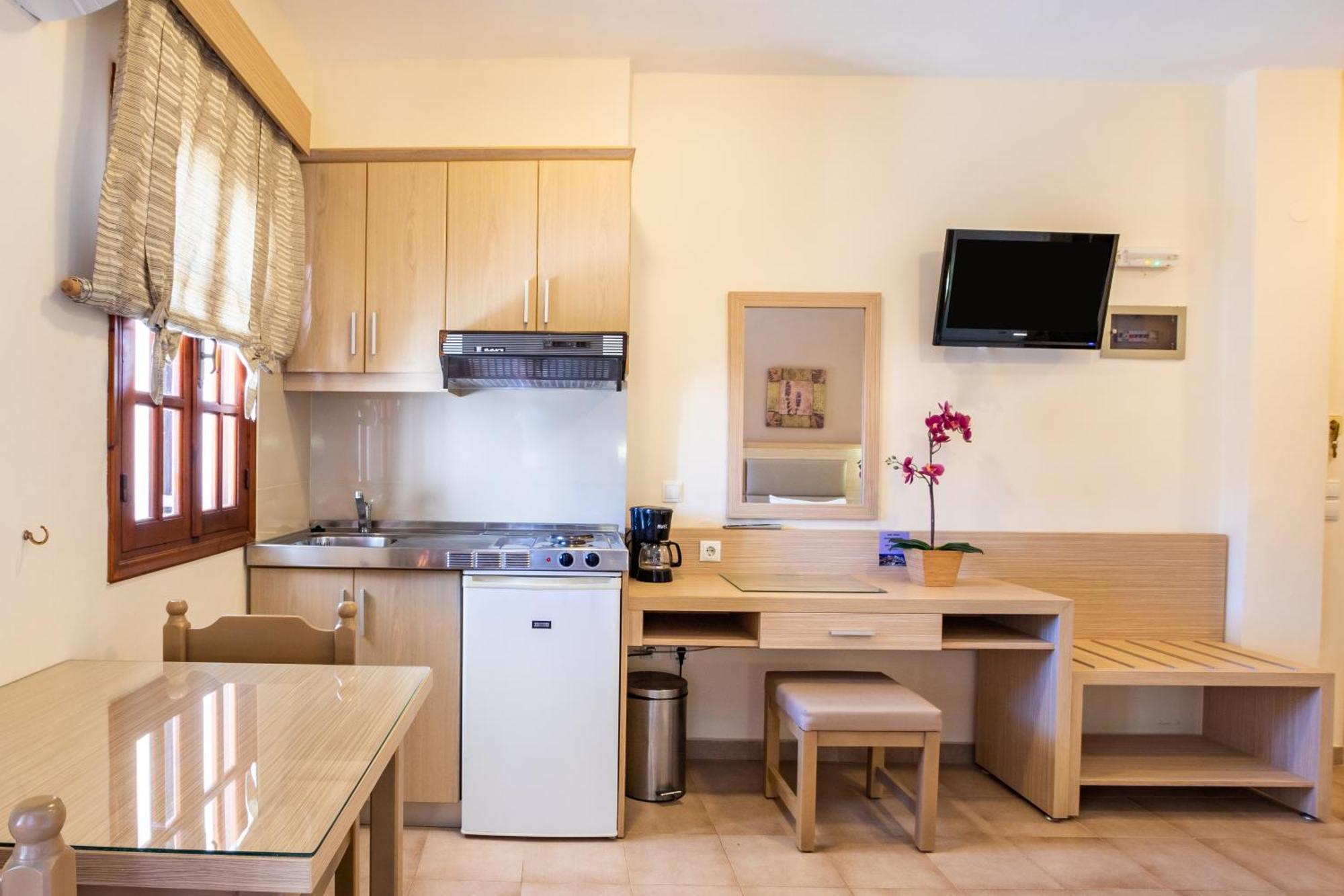 Aphrodite Luxury Studios & Apartments 카르파토스 외부 사진